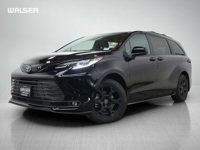 Certified 2025 Toyota Sienna XLE Woodland Edition