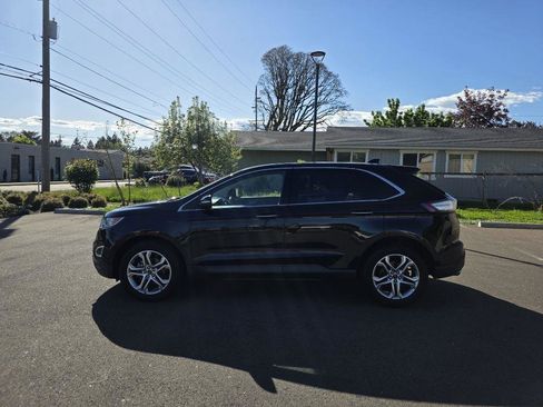 Used 2017 Ford Edge Titanium w/ Technology Package FWD image 8