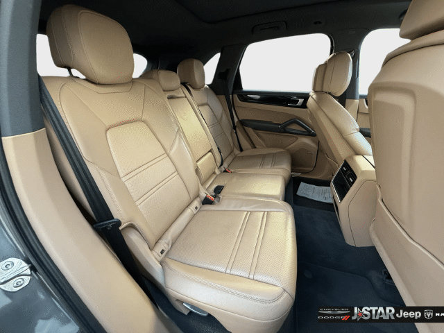 Used 2021 Porsche Cayenne AWD/4WD image 23