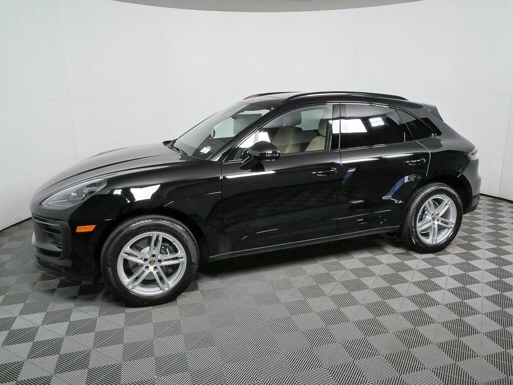 Certified 2026 Porsche Macan AWD/4WD image 2