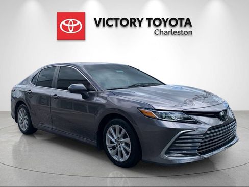 Used 2023 Toyota Camry LE AWD/4WD image 5
