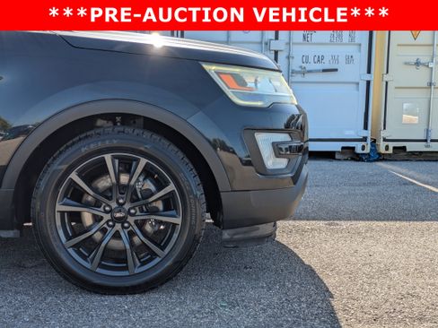 Used 2017 Ford Explorer XLT w/ Equipment Group 202A FWD image 12