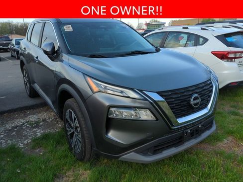 Used 2023 Nissan Rogue SV image 3