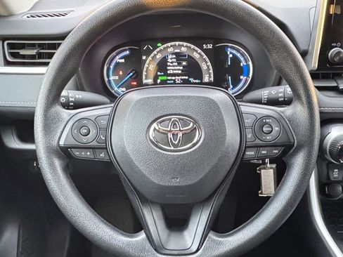 Used 2025 Toyota RAV4 LE image 27