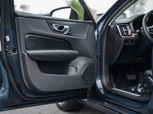 Used 2024 Volvo S60 B5 Plus image 33