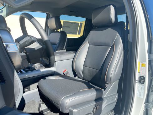 New 2026 Ford F250 Lariat w/ FX4 Off-Road Package image 24