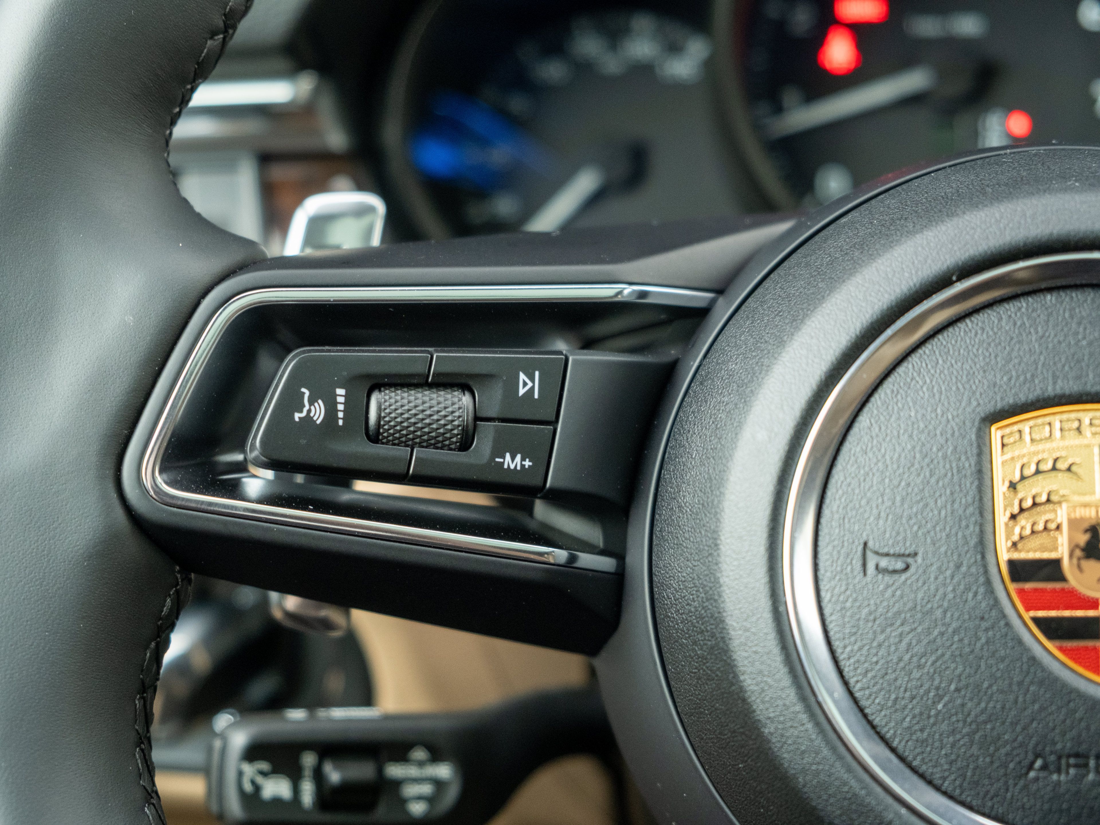 Certified 2026 Porsche Macan AWD/4WD image 25