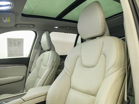 Certified 2023 Volvo XC90 T8 Ultimate w/ Protection Package Premier AWD/4WD image 18
