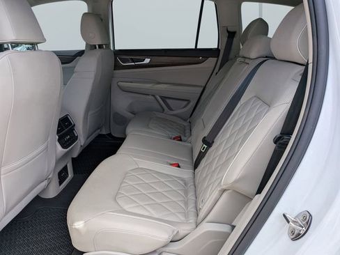 Certified 2025 Volkswagen Atlas SEL Premium R-Line image 15