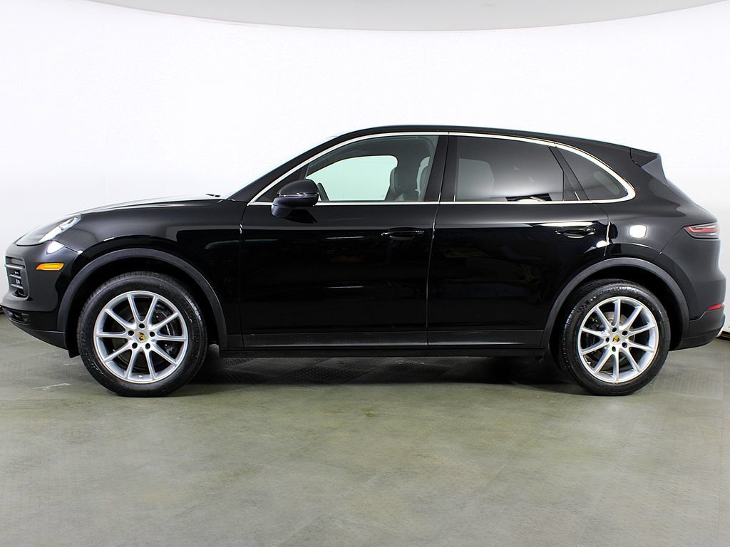 Certified 2023 Porsche Cayenne AWD/4WD image 2