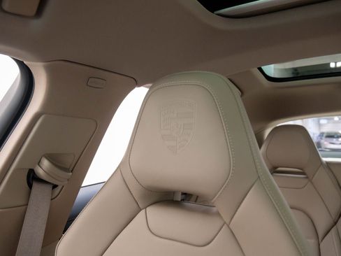Certified 2025 Porsche Panamera 4 image 29