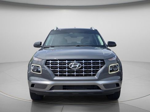 Certified 2024 Hyundai Venue Limited FWD image 5