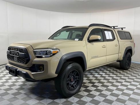 Used 2019 Toyota Tacoma TRD Off-Road AWD/4WD image 2