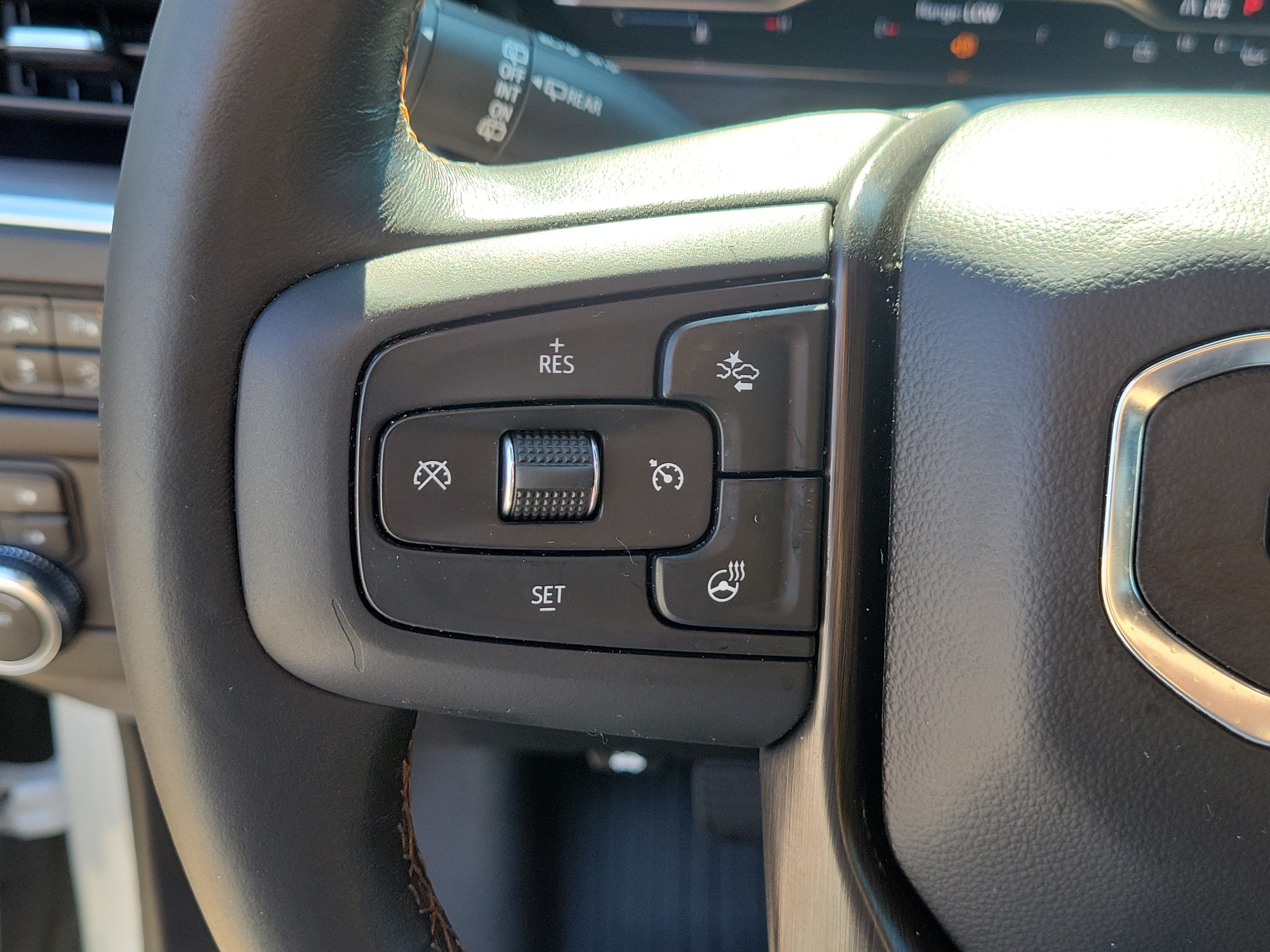 Used 2022 GMC Yukon AT4 w/ AT4 Premium Package AWD/4WD image 23