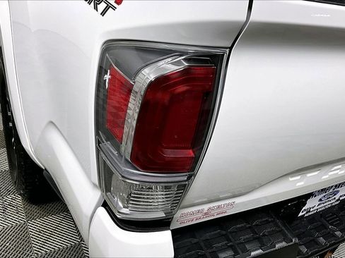 Used 2020 Toyota Tacoma TRD Sport image 29