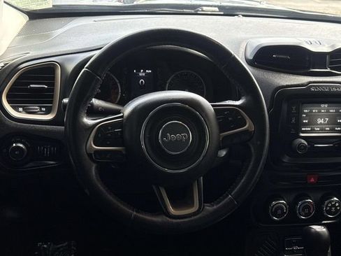 Used 2017 Jeep Renegade Latitude image 8