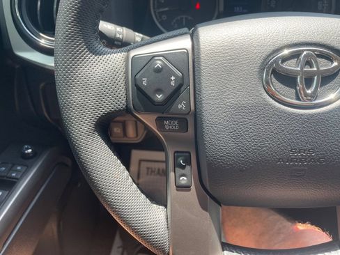 Used 2018 Toyota Tacoma Limited AWD/4WD image 15