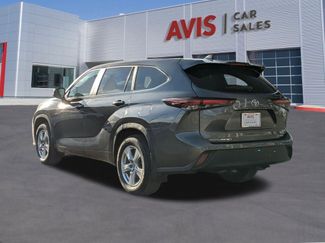 Used 2024 Toyota Highlander LE video 3