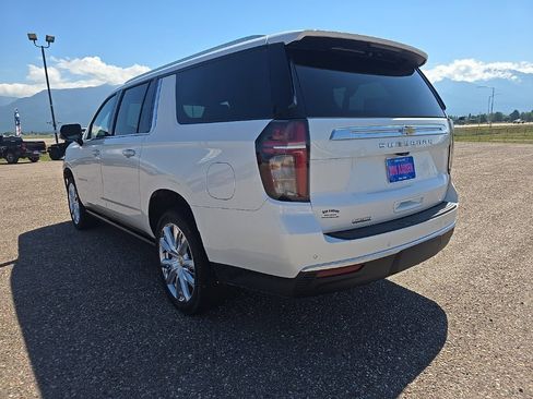 Used 2023 Chevrolet Suburban High Country w/ Premium Package 2 image 5