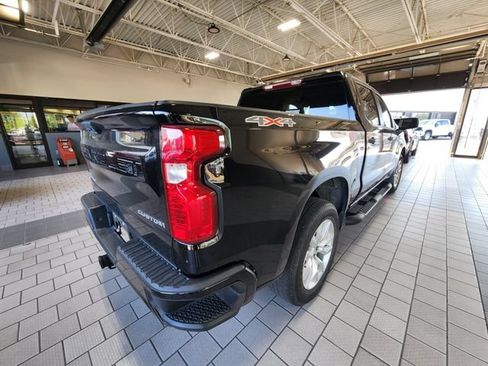 Used 2023 Chevrolet Silverado 1500 Custom AWD/4WD image 4