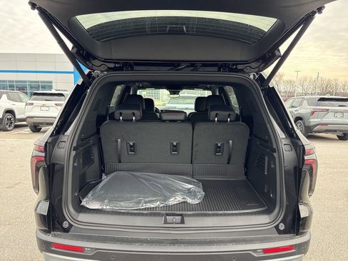 New 2026 Chevrolet Traverse Z71 w/ Enhanced Driving Package AWD/4WD image 7