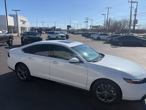 Used 2025 Honda Accord EX-L image 4