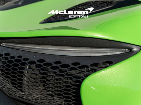 Used 2025 McLaren Artura Spider image 21