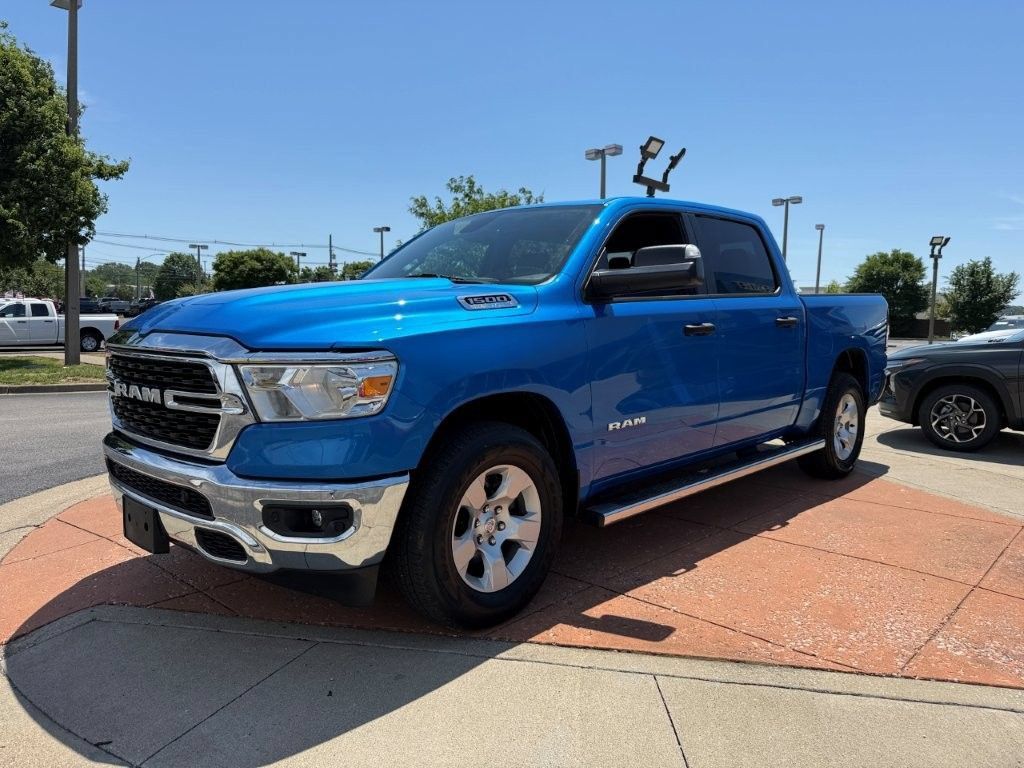 Used 2023 RAM 1500 Big Horn AWD/4WD image 3