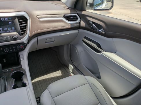Used 2019 GMC Acadia SLT FWD image 16