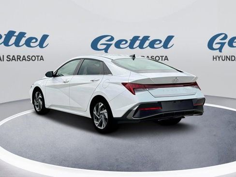 Certified 2025 Hyundai Elantra SEL image 5