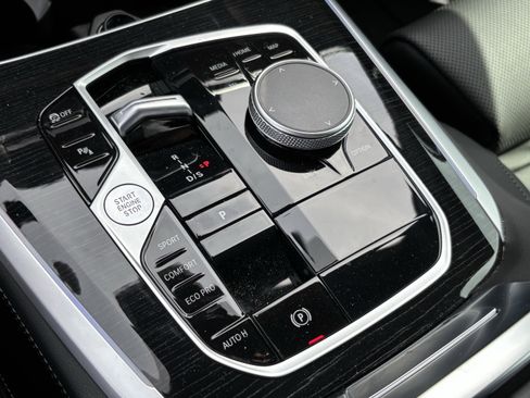 Used 2026 BMW X5 sDrive40i w/ M Sport Package image 26