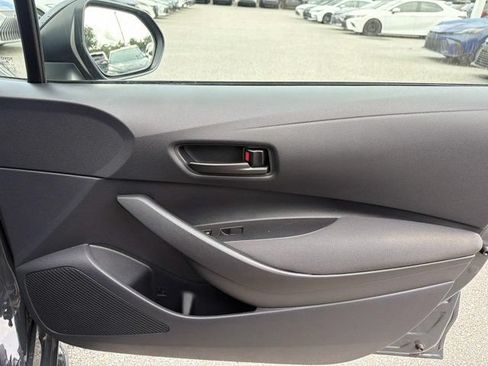 Used 2025 Toyota Corolla LE FWD image 14
