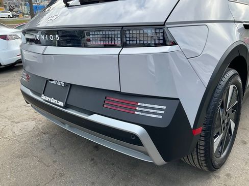 Used 2025 Hyundai Ioniq 5 SEL image 78