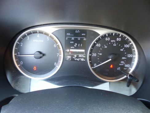 Used 2018 Nissan Kicks S FWD image 17