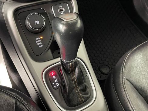 Used 2018 Jeep Compass Latitude w/ Popular Equipment Group image 12