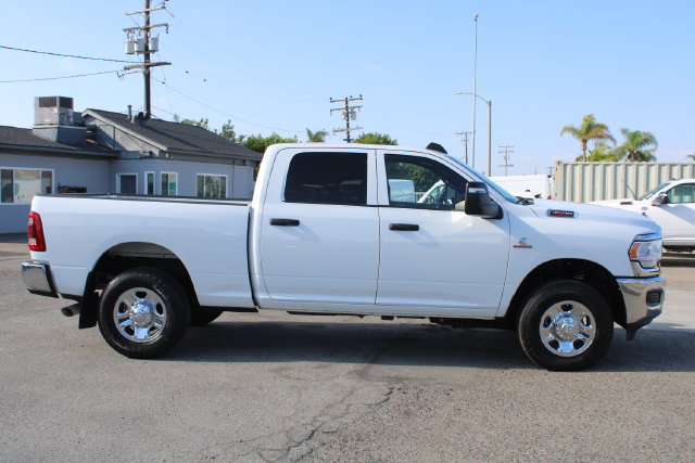 Used 2024 RAM 3500 Tradesman w/ Chrome Appearance Group AWD/4WD image 3