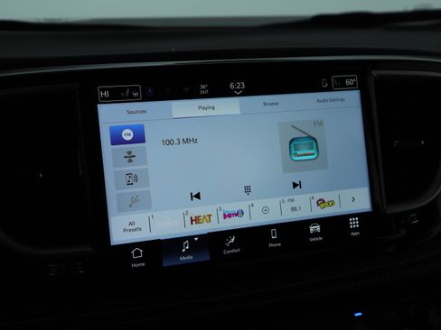 New 2026 Chrysler Pacifica Select image 12