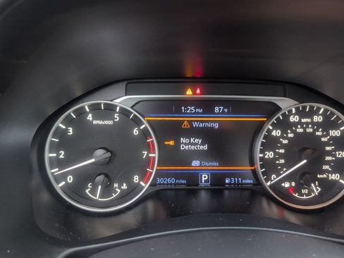 Used 2021 Nissan Altima 2.5 SR FWD image 6