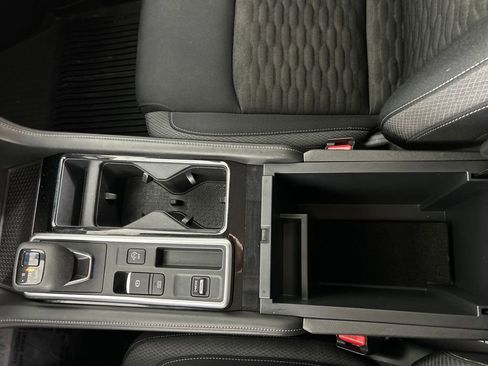 Used 2022 Nissan Pathfinder SV w/ SV Black Package FWD image 15