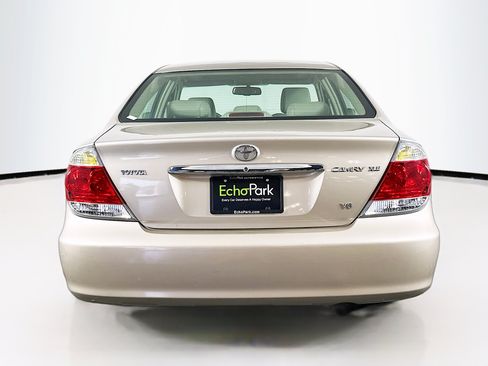 Used 2006 Toyota Camry XLE FWD image 7