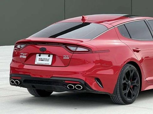 Used 2018 Kia Stinger GT2 image 10