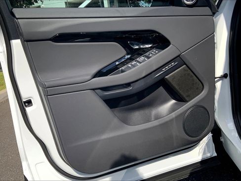 New 2026 Land Rover Range Rover Evoque S image 10