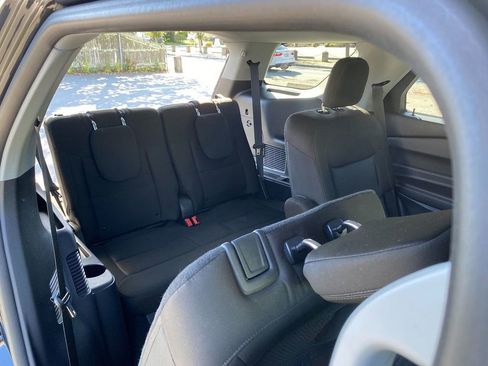 Used 2022 Ford Explorer XLT image 27