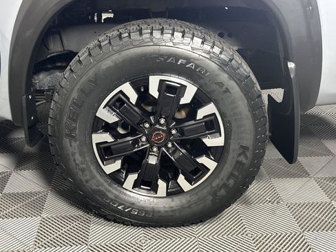 Used 2024 Nissan Frontier PRO-4X AWD/4WD image 22
