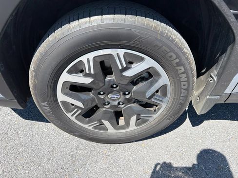 Certified 2025 Subaru Forester Premium AWD/4WD image 11