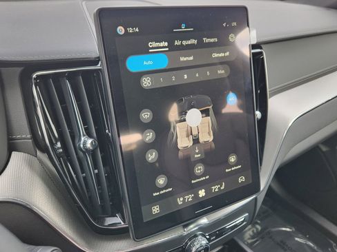 New 2026 Volvo XC60 B5 Ultra w/ Climate Package image 9