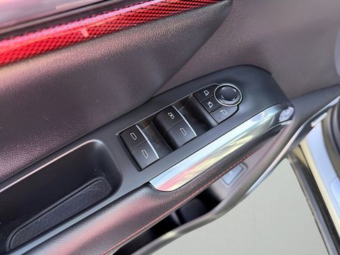 Used 2025 Chevrolet Traverse RS image 20