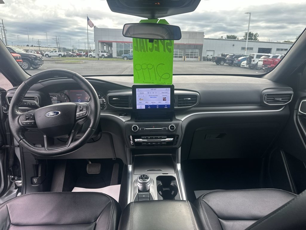 Used 2020 Ford Explorer XLT w/ Equipment Group 202A AWD/4WD image 10