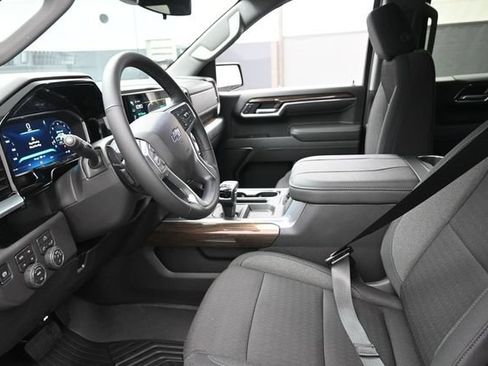 New 2026 Chevrolet Silverado 1500 LT Trail Boss w/ LPO, Dark Essentials Package AWD/4WD image 8