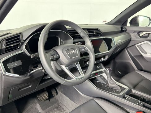Certified 2025 Audi Q3 2.0T Premium w/ Convenience Package AWD/4WD image 4